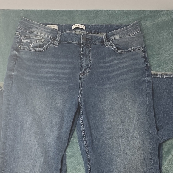 Vigoss Denim - Vigoss Women's Bootleg Leg Jeans in Deep Blue
